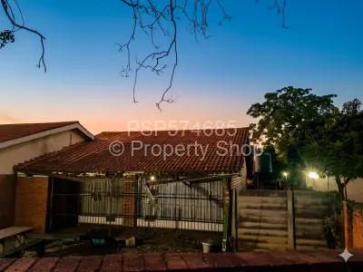 Cottage/Garden Flat For Sale in Avonlea