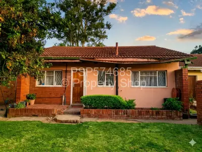 Cottage/Garden Flat For Sale in Avonlea