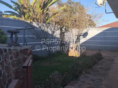 Cottage/Garden Flat For Rent in Glen Lorne