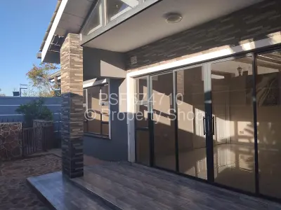 Cottage/Garden Flat For Rent in Glen Lorne