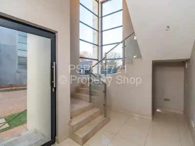Flat/Apartment For Rent in Helensvale