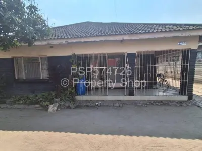 House For Sale in Mainway Meadows