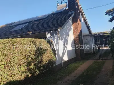 Cottage/Garden Flat For Sale in Marlborough