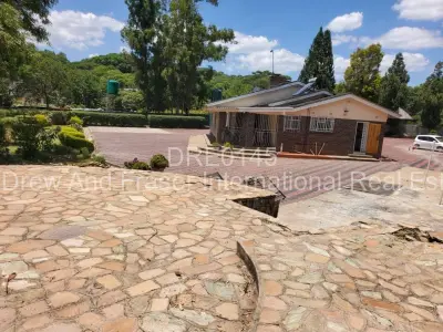 House to Rent in Monavale