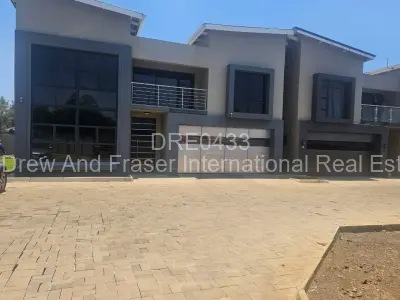 Townhouse/Cluster For Rent in Highlands