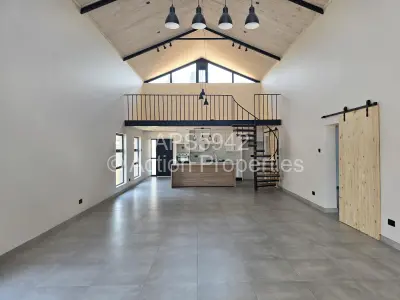 Townhouse/Complex/Cluster for Sale in Newlands
