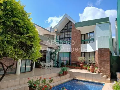 Townhouse/Cluster For Sale in Newlands