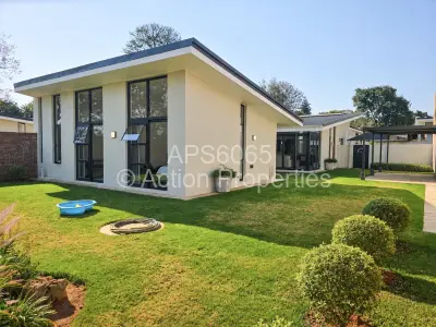 Townhouse/Cluster For Sale in Newlands