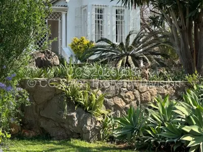 House for Sale in Suburbs