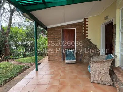 Townhouse/Cluster For Sale in Suburbs