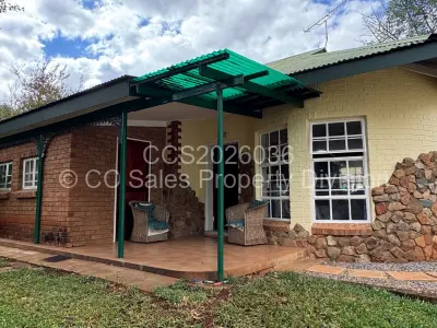 Townhouse/Cluster For Sale in Suburbs
