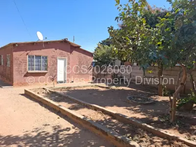 House For Sale in Luveve