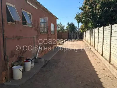 House For Sale in Luveve