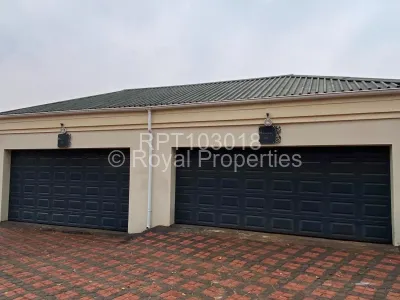 Townhouse/Complex/Cluster to Rent in Helensvale