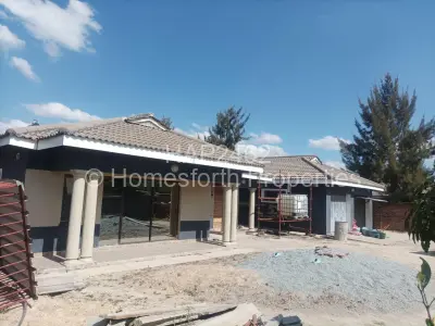 House For Sale in Waterfalls