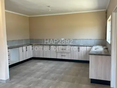 Townhouse/Cluster For Sale in Waterfalls