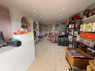 Retail/Shop For Sale in Avenues