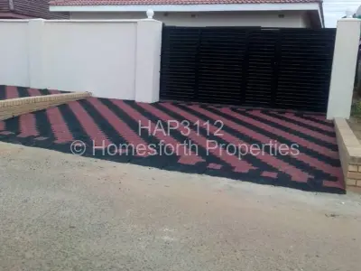 House For Sale in Zimre Park