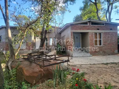 Townhouse/Cluster For Sale in Lake Chivero