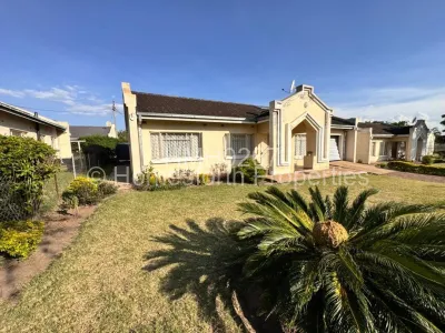 Townhouse/Complex/Cluster for Sale in Greendale