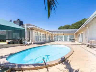 House For Sale in Borrowdale West