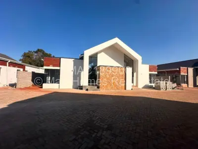 Townhouse/Cluster For Sale in Pomona