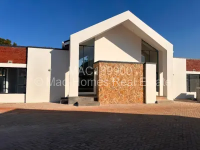 Townhouse/Cluster For Sale in Pomona