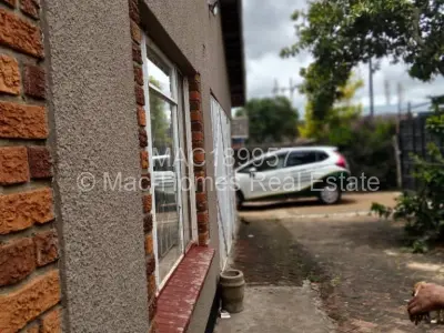 House For Sale in Zimre Park