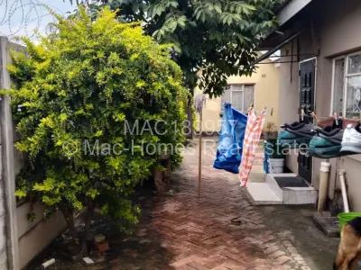 House For Sale in Zimre Park