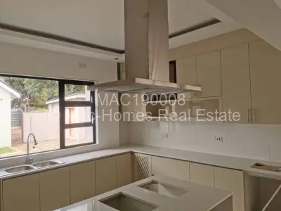 Townhouse/Cluster For Sale in Borrowdale West