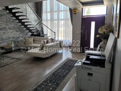 Townhouse/Cluster For Sale in Highlands