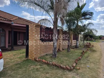 House For Sale in Lenana Park