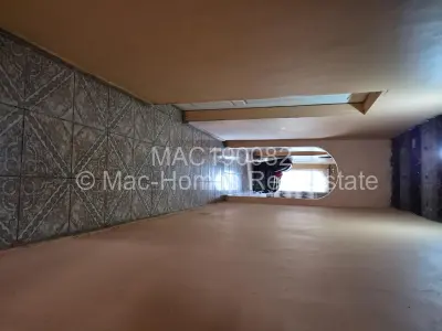 House For Sale in Lenana Park