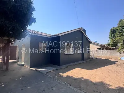 House For Sale in Zimre Park