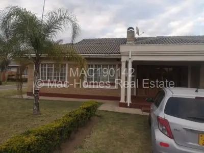 Townhouse/Cluster For Sale in Waterfalls
