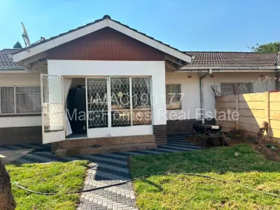 Flat/Apartment For Sale in Avondale West