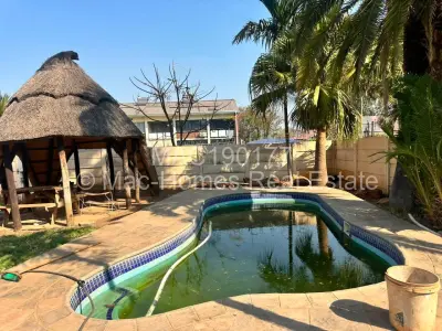 Flat/Apartment For Sale in Avondale West