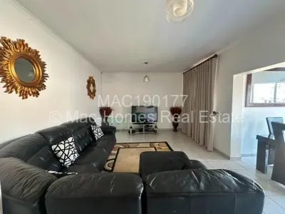 Flat/Apartment For Sale in Avondale West
