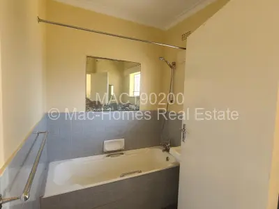 Townhouse/Cluster For Rent in Mabelreign