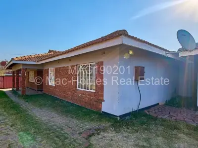 House For Sale in Westlea