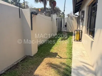 Flat/Apartment For Rent in Avondale