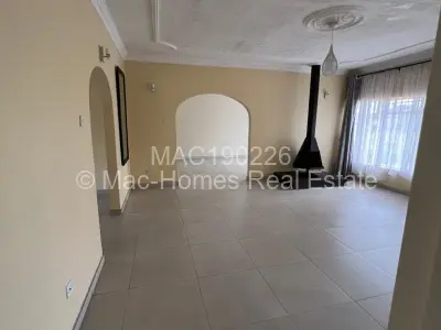 Townhouse/Cluster For Sale in Greendale
