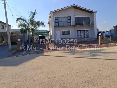 Townhouse/Cluster For Sale in Arlington