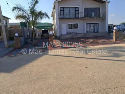 Townhouse/Cluster For Sale in Arlington