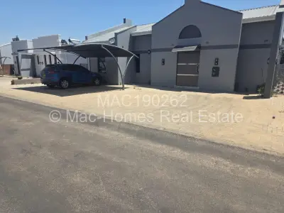 Townhouse/Cluster For Sale in Greendale