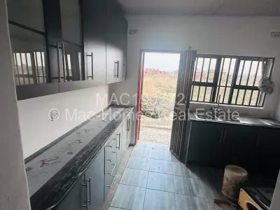 Cottage/Garden Flat For Sale in Sandton Park