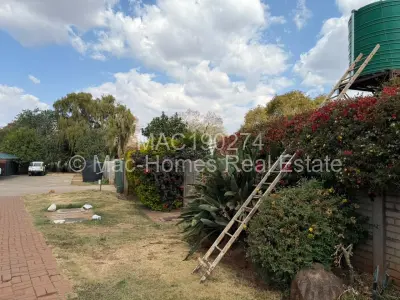 Cottage/Garden Flat For Sale in Greystone Park