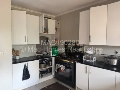 Cottage/Garden Flat For Sale in Greystone Park