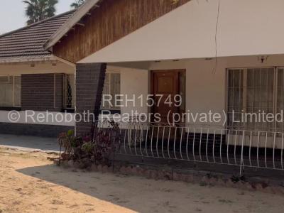 House for Sale in Waterfalls