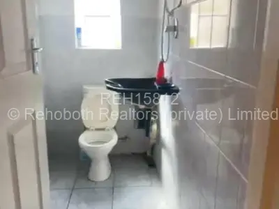 Retail/Shop For Rent in Pomona